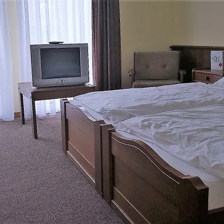 Gut Funkenhof 호텔 순데름